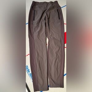 Athleta Headlands hybrid tight, shale, size 6 (old style)